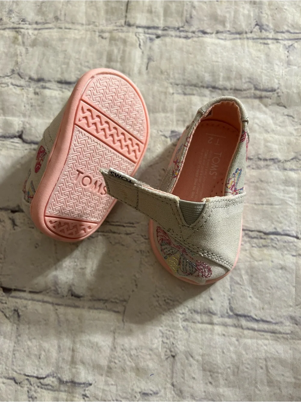 TOMS ALPARGATA SLIPON BABY LIGHT GREY BUTTERFLIES PINK BOTTOMS SIZE T2